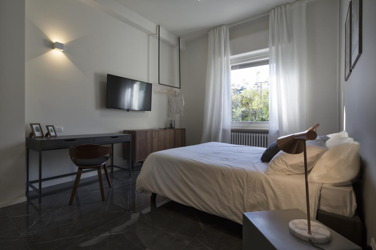 Suite Vogue Stazione Voghera Exterior foto
